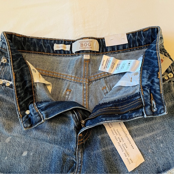 BOG Collective Buckle Charlotte Distressed Jean Shorts with Rivets Size 26 NWT - Picture 8 of 10